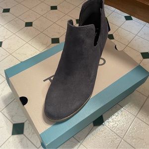 Tom’s size 7 Wedge New with tags